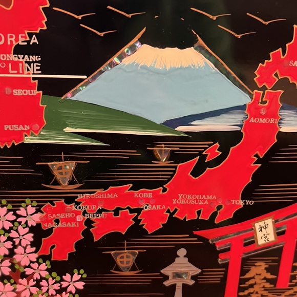 Vintage, Handpainted, Lacquered Scrapbook with map of Japan ๐ฏ๐ต - Picture 7 of 8